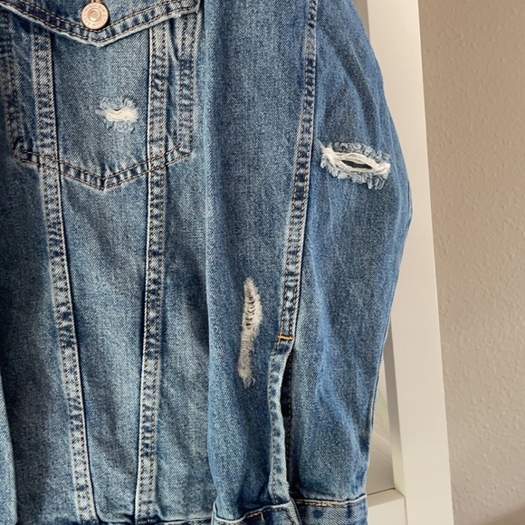 BNWT H&M oversized jeans jacket distressed XS - Picture 4 of 6